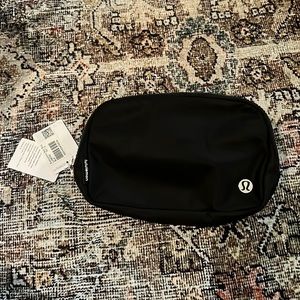 Lululemon Everywhere Belt Bag